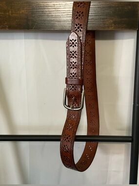 Aeropostale Brown Boho Style Floral Cutout Leather Belt Size Large